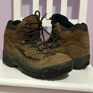 Vasque Brown Lace Up Boots